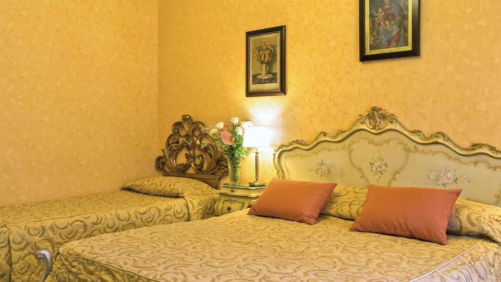 hotel-villa-san-lorenzo-maria-rome-rooms-5-01-24-17